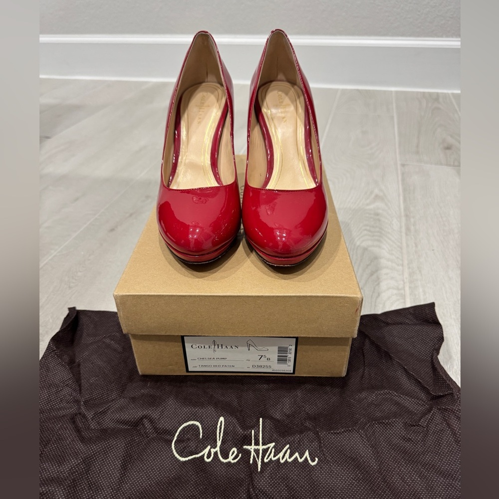LIKE NEW: Cole Haan NikeAir Chelsea Red Patent Leather Pumps Shoes 7.5